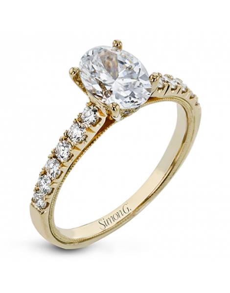 Engagement Ring in 18k Gold with Diamonds
