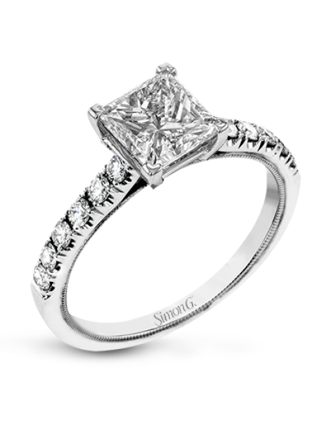 Engagement Ring in 18k Gold with Diamonds