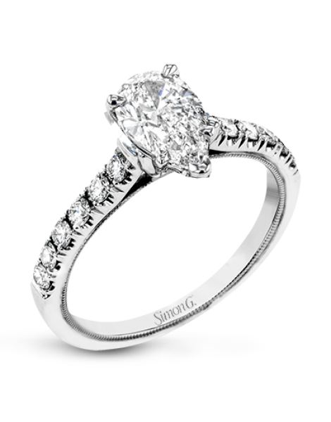 Engagement Ring in 18k Gold with Diamonds